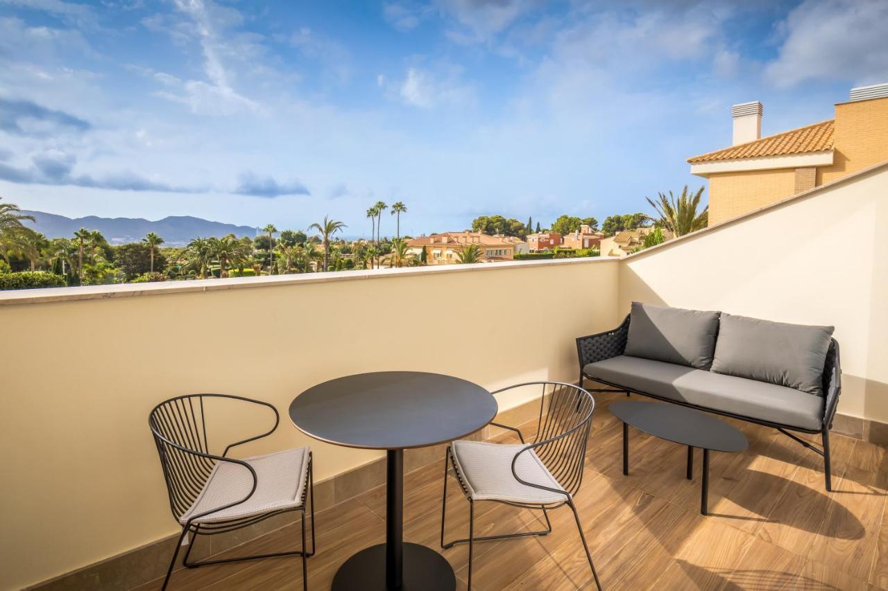 Barcelo La Nucia Palms Hotel ภายนอก รูปภาพ A balcony